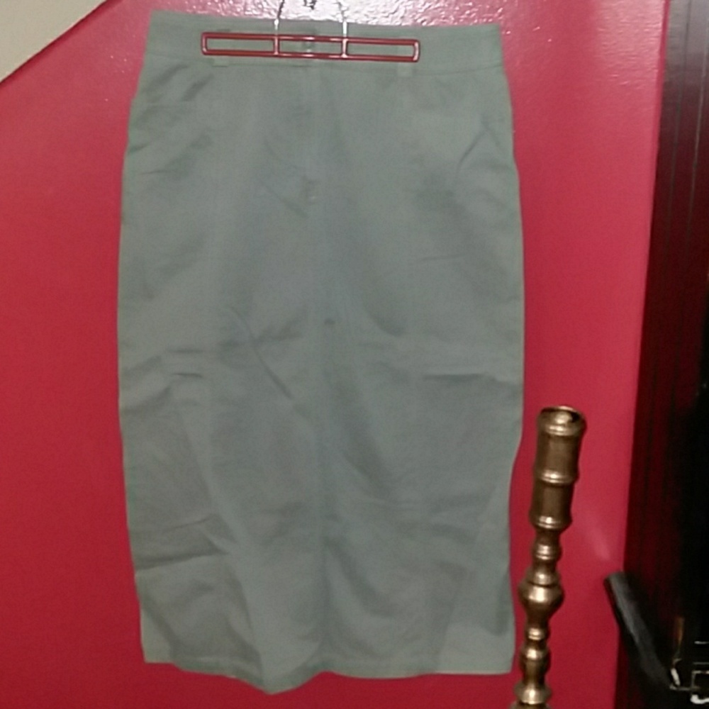 Eddie Bauer  olive green skirt size 14